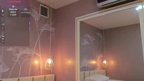 Sophie     online show from 10/02/25, 10:11