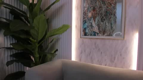 Sophie     online show from 11/10/25, 05:56