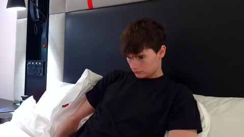 Snapshot of sensualalien chatting on 12/02/24, 12:30 Cam online show from 12/02/24, 12:30