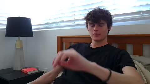 Snapshot of sensualalien chatting on 01/28/25, 08:47 Cam online show from 01/28/25, 08:47