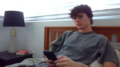 Snapshot of sensualalien chatting on 02/15/25, 09:26 Cam online show from 02/15/25, 09:26