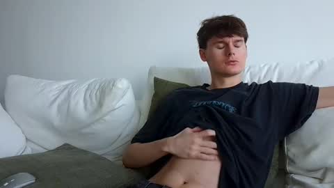 Snapshot of sensualalien chatting on 09/28/25, 10:04 Cam online show from 09/28/25, 10:04