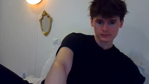 Snapshot of sensualalien chatting on 10/27/25, 12:58 Cam online show from 10/27/25, 12:58