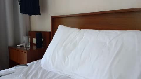 Snapshot of sensualalien chatting on 12/14/25, 09:08 Cam online show from 12/14/25, 09:08