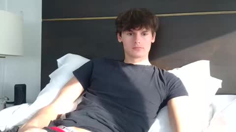 Snapshot of sensualalien chatting on 06/08/26, 10:43 Cam online show from 06/08/26, 10:43