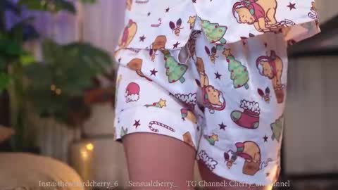 Maria- OF sensual bee online show from 12/21/25, 01:35