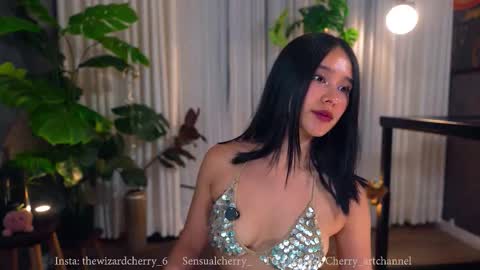 Maria- OF sensual bee online show from 01/13/26, 12:27