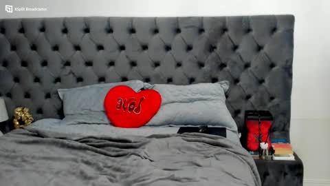 Snapshot of sensualldream chatting on 03/04/25, 03:00 Alya online show from 03/04/25, 03:00