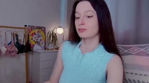 sensuallucy233 online show from 06/01/26, 09:44