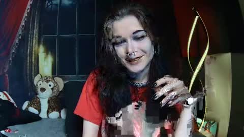 Snapshot of seraphinmunster chatting on 02/22/25, 12:05 Seraphin Munster online show from 02/22/25, 12:05