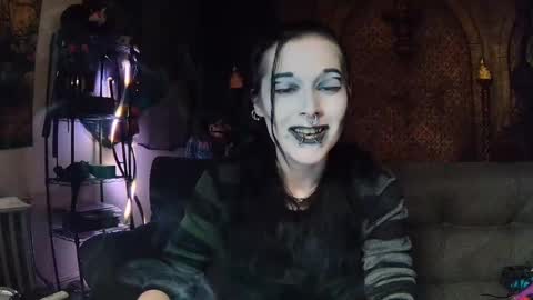 Snapshot of seraphinmunster chatting on 09/19/25, 06:30 Seraphin Munster online show from 09/19/25, 06:30