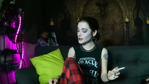 Snapshot of seraphinmunster chatting on 10/25/25, 10:04 Seraphin Munster online show from 10/25/25, 10:04