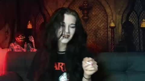 Snapshot of seraphinmunster chatting on 11/01/25, 10:56 Seraphin Munster online show from 11/01/25, 10:56