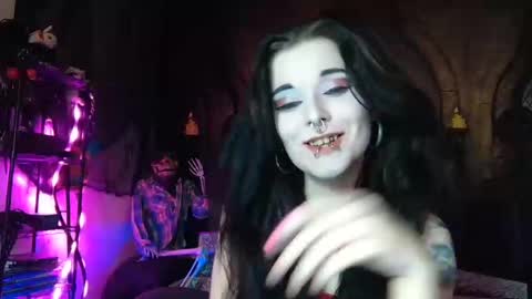 Snapshot of seraphinmunster chatting on 11/04/25, 07:02 Seraphin Munster online show from 11/04/25, 07:02