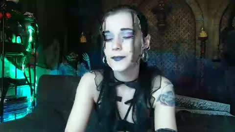 Snapshot of seraphinmunster chatting on 11/12/25, 06:08 Seraphin Munster online show from 11/12/25, 06:08