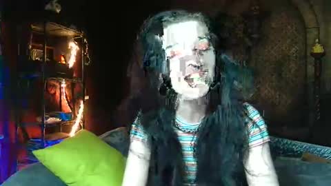 Seraphin Munster online show from 12/19/25, 11:12