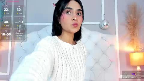 Snapshot of serena_jeyns chatting on 10/06/25, 08:17 SERE online show from 10/06/25, 08:17