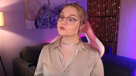 Snapshot of serena_johnsons chatting on 02/20/26, 07:54 Serena online show from 02/20/26, 07:54