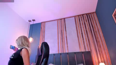 Serena  online show from 04/16/26, 08:53