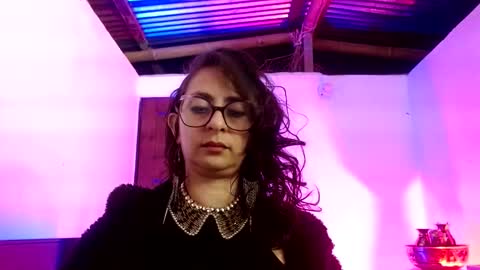 Serena Xyz online show from 12/16/25, 01:43