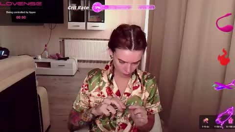 Snapshot of serenamilss chatting on 09/13/25, 07:19 serenamilss online show from 09/13/25, 07:19