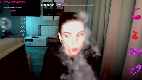 Snapshot of serenamilss chatting on 11/19/25, 07:03 serenamilss online show from 11/19/25, 07:03