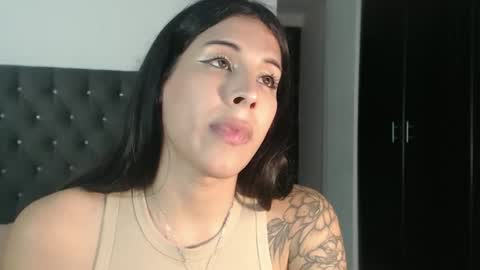 sararoussee online show from 11/16/25, 12:05