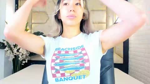 Snapshot of serene_waves chatting on 03/06/26, 12:34 Serene online show from 03/06/26, 12:34