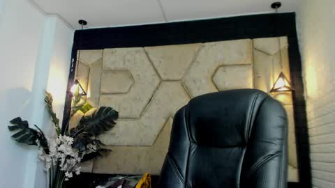 Snapshot of serene_waves chatting on 04/09/26, 12:54 Serene online show from 04/09/26, 12:54