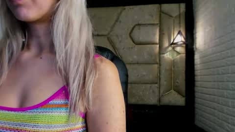 Snapshot of serene_waves chatting on 04/11/26, 12:53 Serene online show from 04/11/26, 12:53