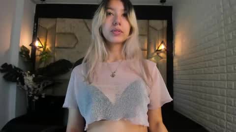 Snapshot of serene_waves chatting on 04/16/26, 12:50 Serene online show from 04/16/26, 12:50