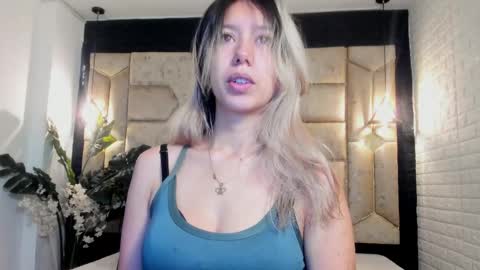 Serene online show from 05/05/26, 12:24