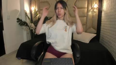 Serene online show from 05/06/26, 12:32