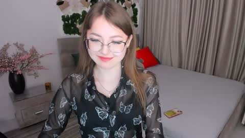 Ophelia online show from 02/04/25, 04:08