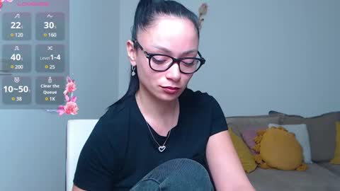 SereneSophi online show from 02/11/25, 06:08