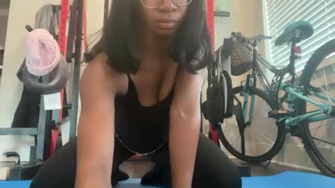 Serenity Bee   online show from 04/26/26, 03:21