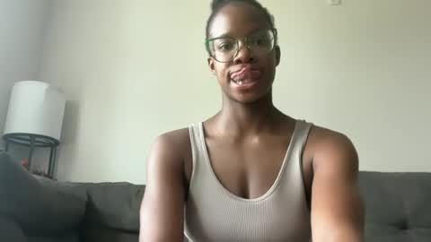 Serenity Bee   online show from 07/01/26, 02:18