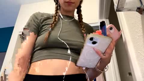 serenityroseee online show from 06/03/26, 02:33