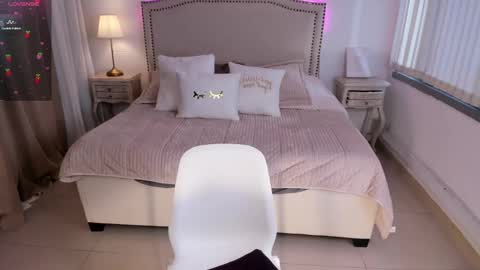 Serenna Cruz online show from 03/05/25, 08:00