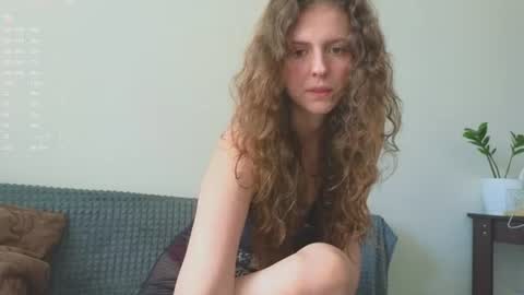 Snapshot of sereta_fin chatting on 06/29/26, 09:26 Hey Guys and Girls non-binary personalities Im Sereta online show from 06/29/26, 09:26