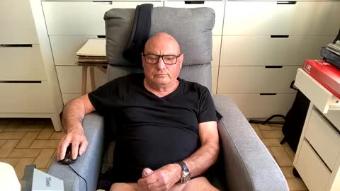 serge8413 online show from 01/03/25, 09:04