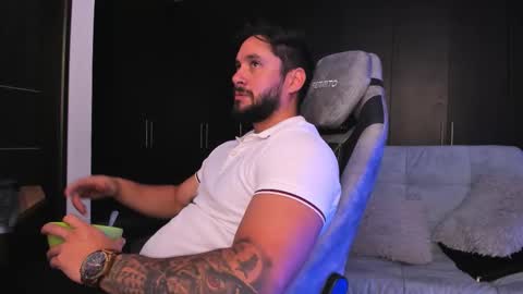 Snapshot of sergi_mancini11 chatting on 12/17/25, 12:27 Sergi Mancini online show from 12/17/25, 12:27