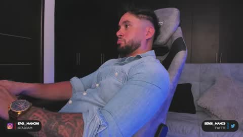 Snapshot of sergi_mancini11 chatting on 12/18/25, 11:33 Sergi Mancini online show from 12/18/25, 11:33