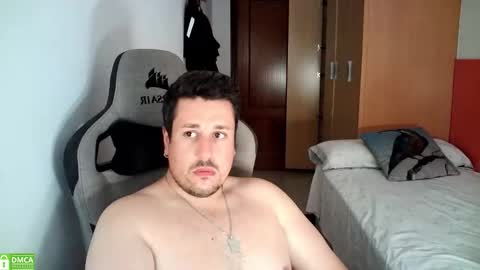 Snapshot of sergio95n chatting on 09/15/25, 02:28 Pollos online show from 09/15/25, 02:28