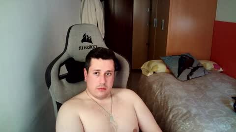 Snapshot of sergio95n chatting on 02/19/26, 04:36 Pollos online show from 02/19/26, 04:36