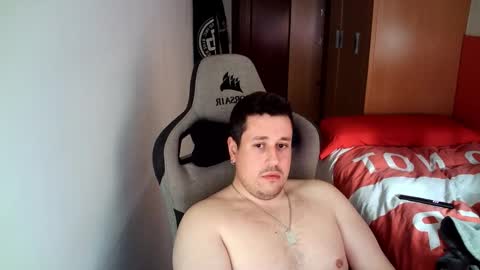 Snapshot of sergio95n chatting on 02/24/26, 03:43 Pollos online show from 02/24/26, 03:43