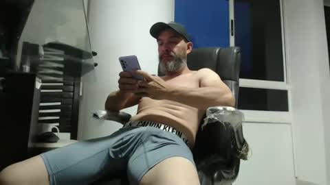 hetero serio discreto online show from 05/11/26, 11:24