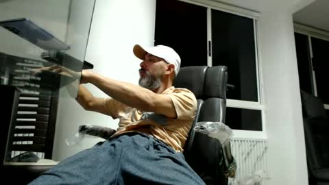 hetero serio discreto online show from 06/21/26, 12:02