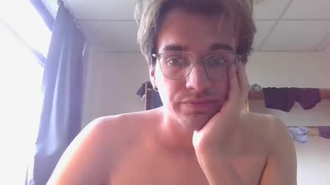 Snapshot of servandomier chatting on 03/06/25, 02:51 mier online show from 03/06/25, 02:51