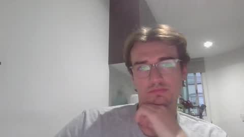 Snapshot of servandomier chatting on 02/23/26, 12:30 mier online show from 02/23/26, 12:30